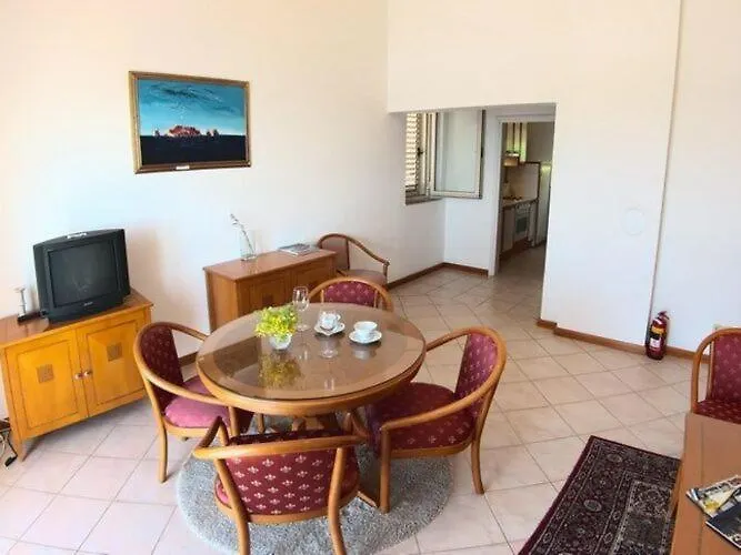 Sipa - Premium Two Bedroom With Balcony And Sea View A Διαμέρισμα
