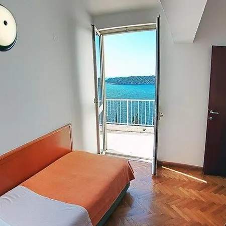 Apartment Sipa - Premium Two Bedroom With Balcony And Sea View A